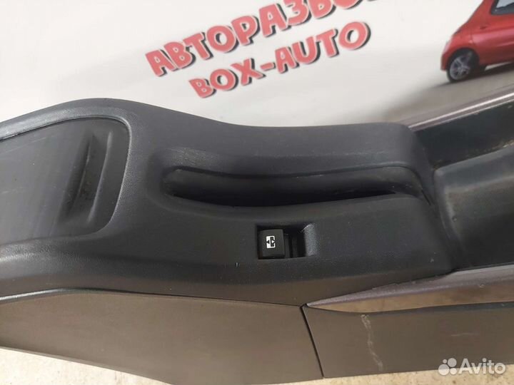 Центральная консоль Peugeot 2008 2014г