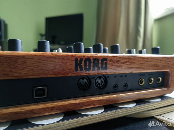 Синтезатор Korg Monologue