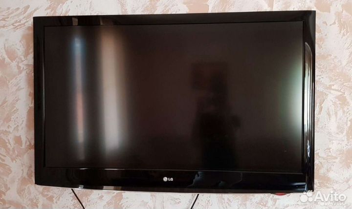 Телевизор LG 47 (119 см) + кронштейн