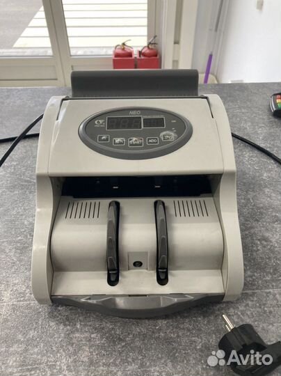 Счетчик банкнот Pro40 U Neo