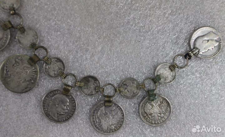 Старинное украшение из 17 серебряных монет Монисто