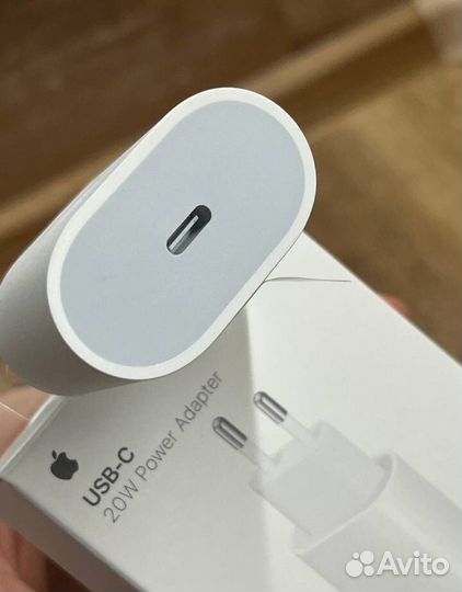 Зарядное устройство на iPhone 20w