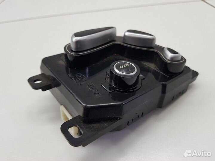 Блок управления сиденьем задний левым