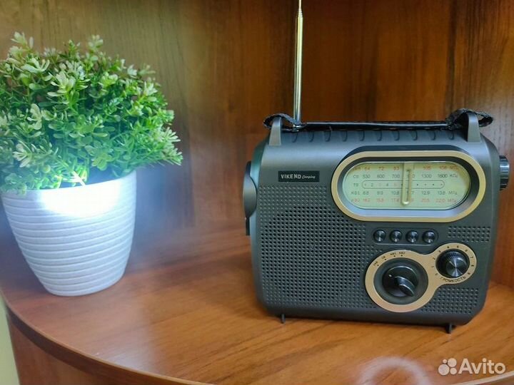 Радиоприёмник с MP3 и фонарём новый