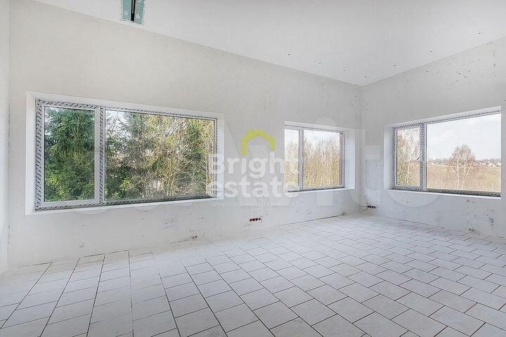 Дом 638 м² на участке 30 сот.