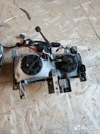 Продам б/п фары Митсубиси картер