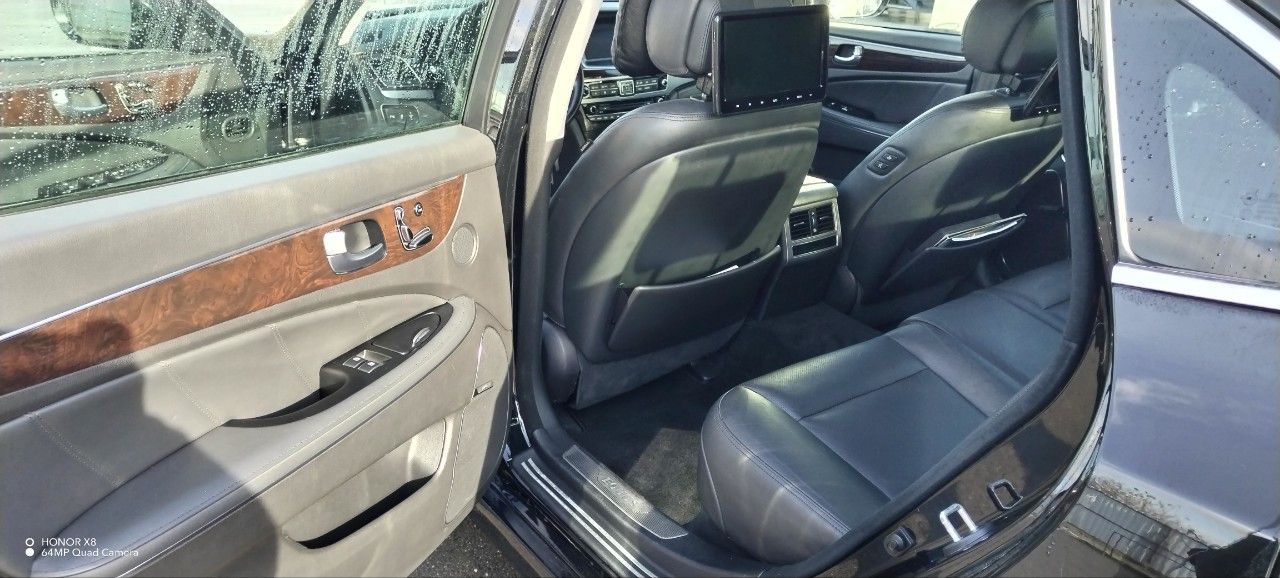Hyundai Equus: фото владельца