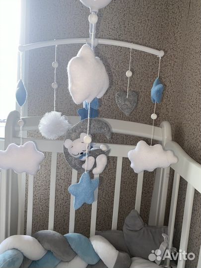 Мобиль на детскую кроватку