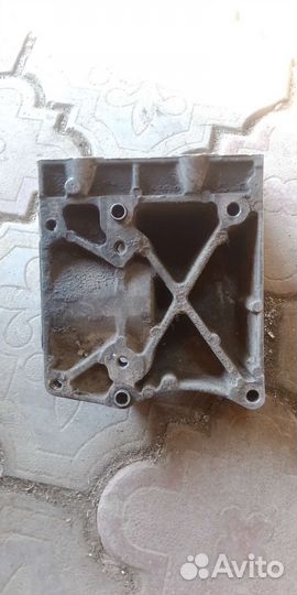 Кронштейн компрессора кондиционера форд фокус 2