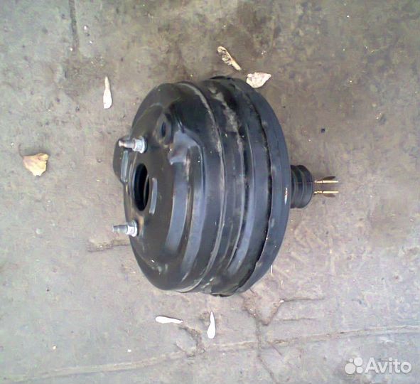 Вакумник тормоза Land Rover Discovery 2 9904г