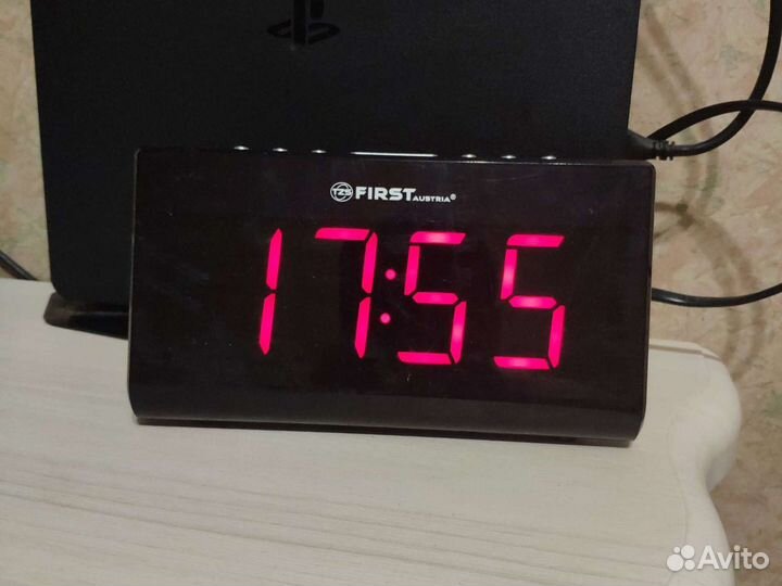 Продам электронные часы с радио