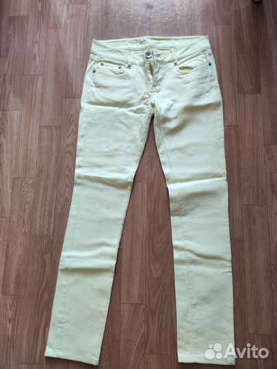Джинсы новые