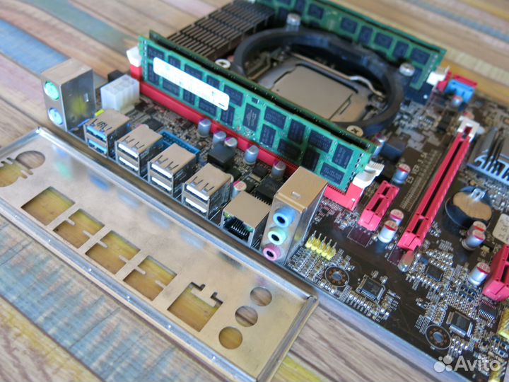 X79 + Xeon e5-2689 + 24Gb DDR3