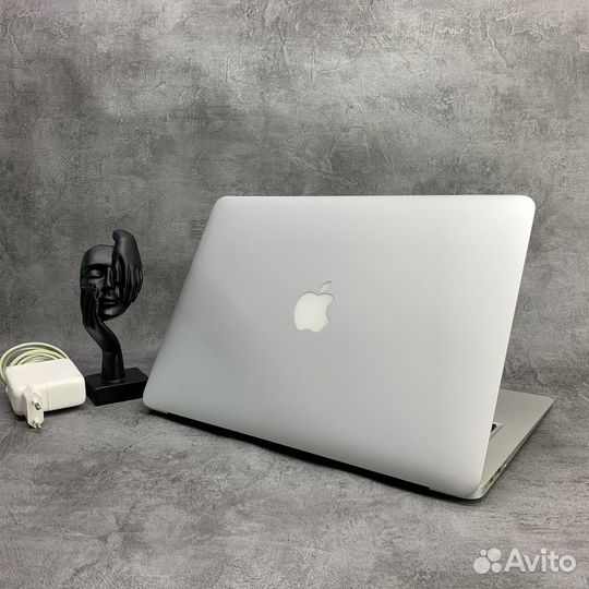Ноутбук MacBook Air 13 2017 i5/8gb/128gb