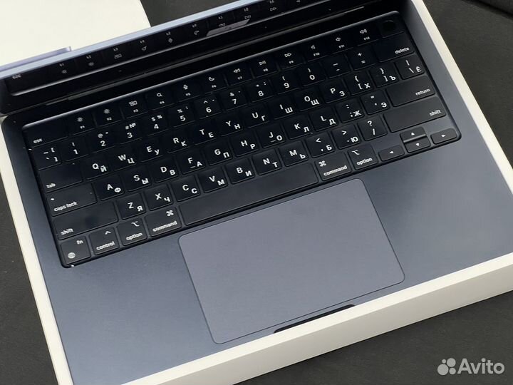 Macbook Air 13.6 M2 256Gb Новый Ростест