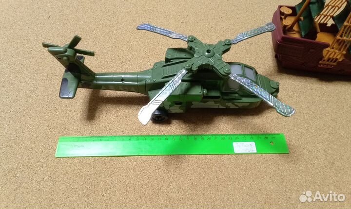 Детские игрушки солдатики корабль вертолет