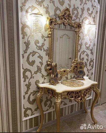 Консоль с зеркалом