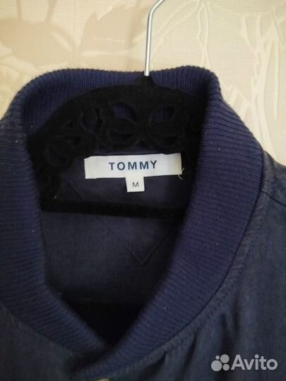 Tommy Hilfiger.Куртка бомбер женская 46