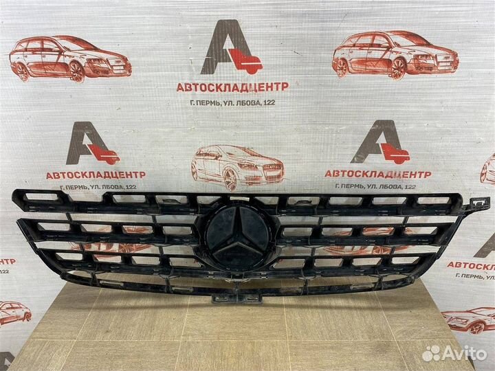 Решетка радиатора Mercedes ML Klasse с 2011-2015 г