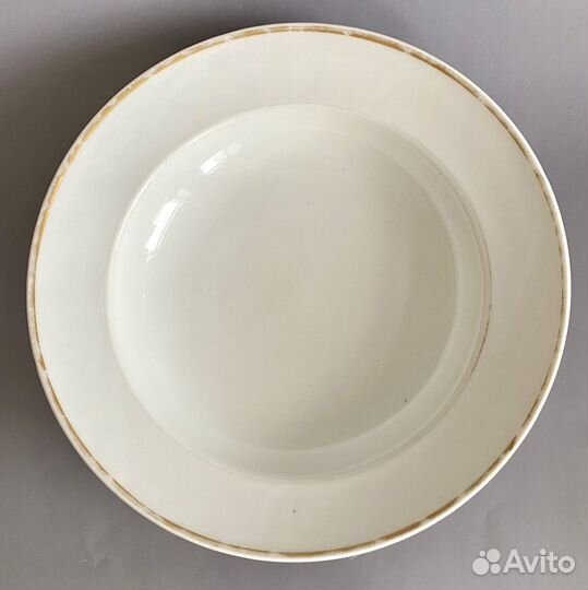 Две тарелки, фарфор братьев Корниловых