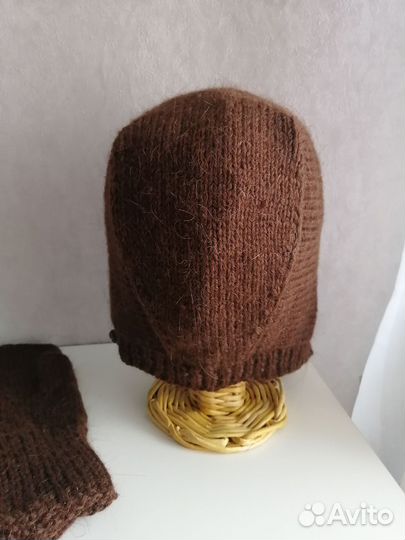 Комплект женский чепчик и варежки ручная работа