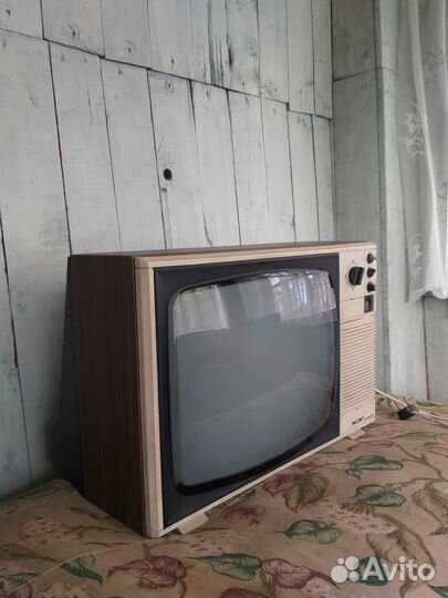 Телевизор времен СССР