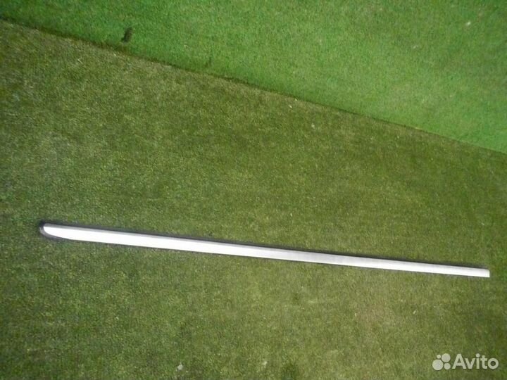 Молдинг стекла задний правый Mercedes V w447 (2014