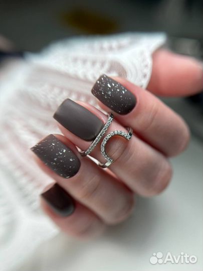 Маникюр и педикюр