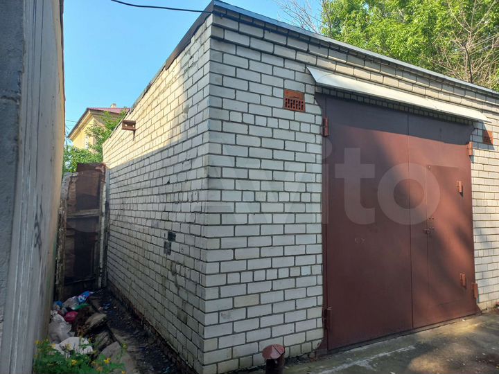 Гараж, > 30 м²