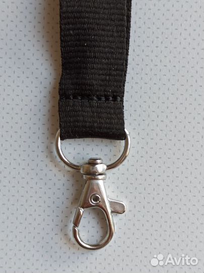 Шнурок для бейджа