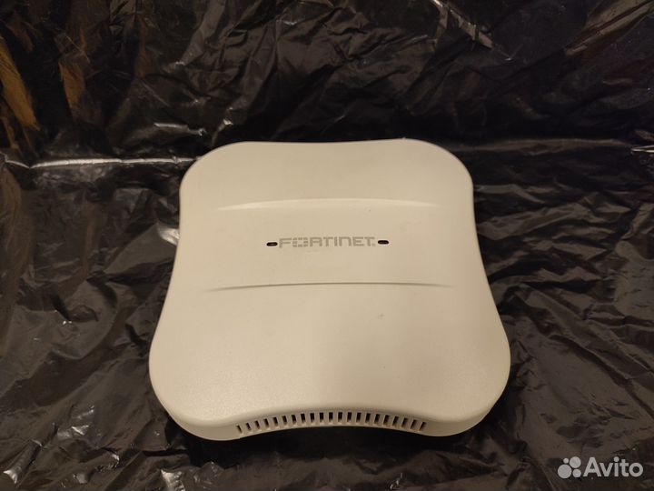 Wi-Fi точка доступа Fortinet FAP AP1020I