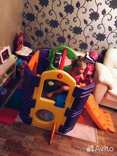 Напрокат. Спортивный комплекс с горкой