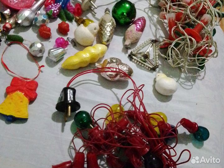 Новогодние игрушки, гирлянды