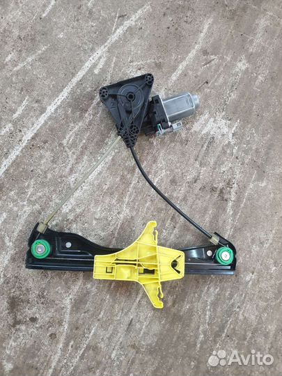 Стеклоподъёмник задний левый Volkswagen Polo 5