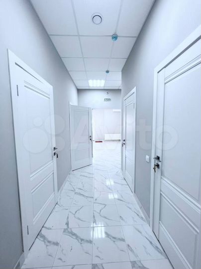 Сдам офисное помещение, 220.4 м²