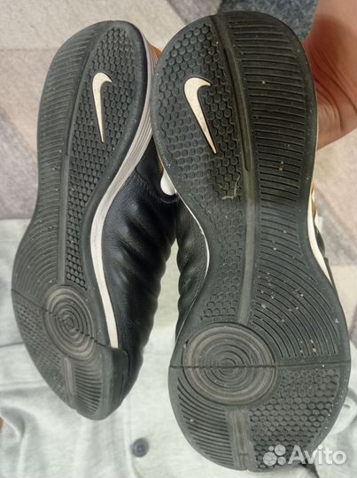 Пиджак детский 134 и кроссовки