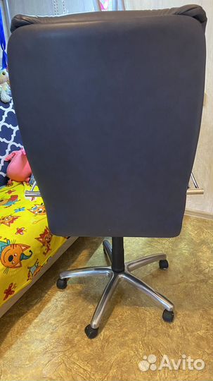 Директорское кресло