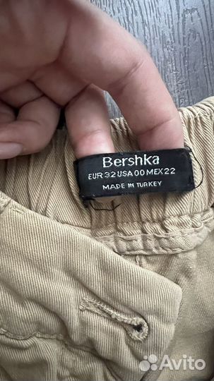 Джинсы bershka 32 EU