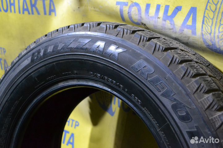 Bridgestone Blizzak Revo1 215/65 R16