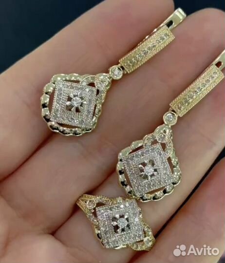 Золотой комплект с бриллиантами