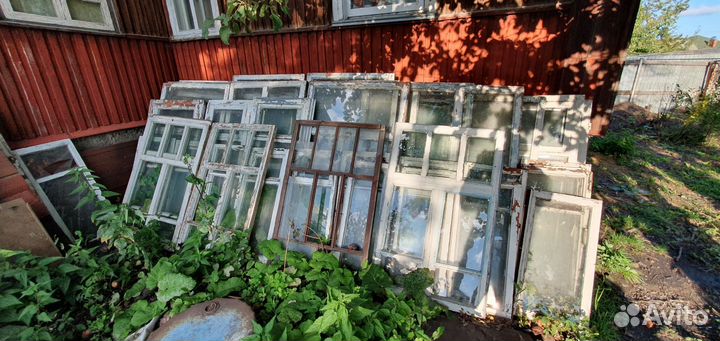 Деревянные окна со стёклами