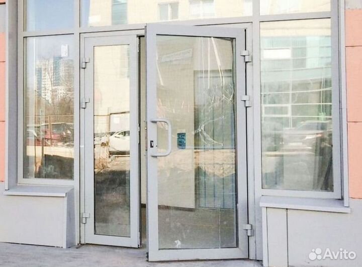 Пластиковые двери с установкой. Входная группа