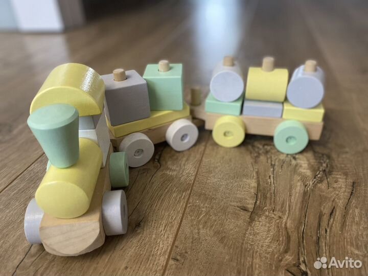 Паровоз, пирамидка из дерева
