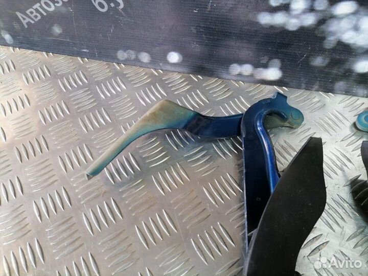 Петли капота Peugeot 308 1.6 2007-2013