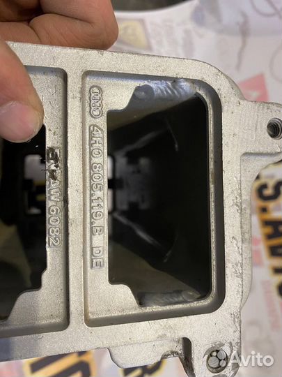 Кронштейн левый усилителя бампера лонжерон Audi A8