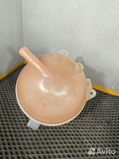 Расшительный бачок для VW passat cc