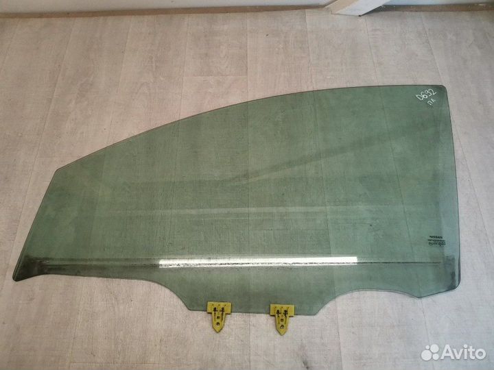 Стекло двери переднее левое Nissan Note E11 1.6