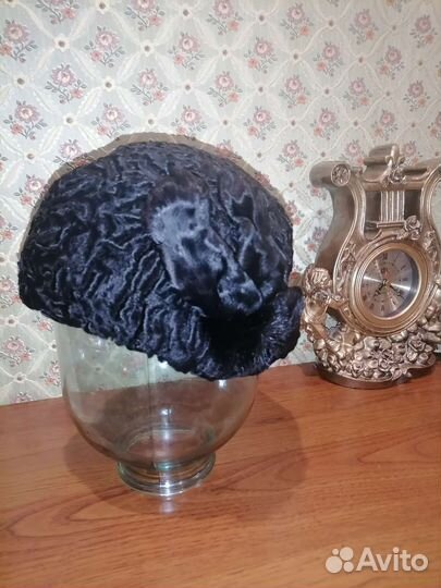 Берет меховой из каракульчи