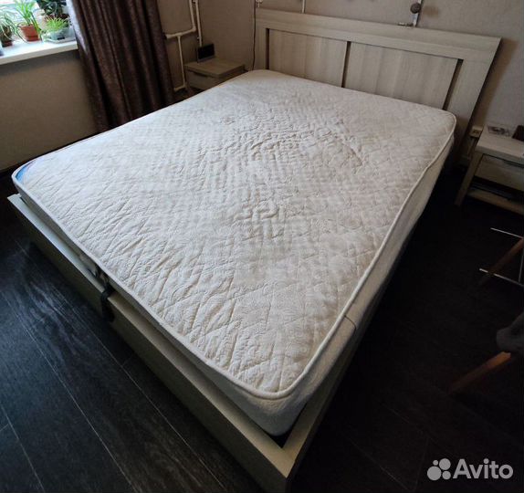 Кровать Фрия и две тумбы