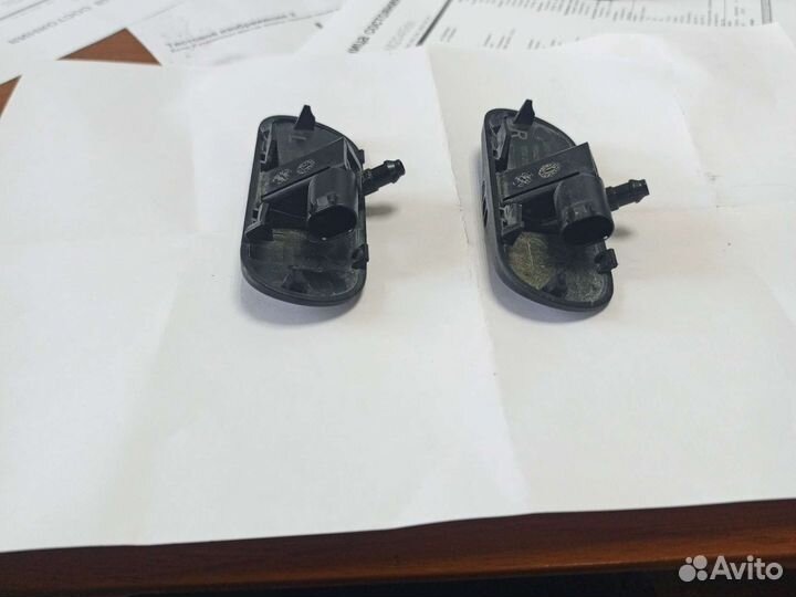 Форсунки омывателя на vag 2H095598C